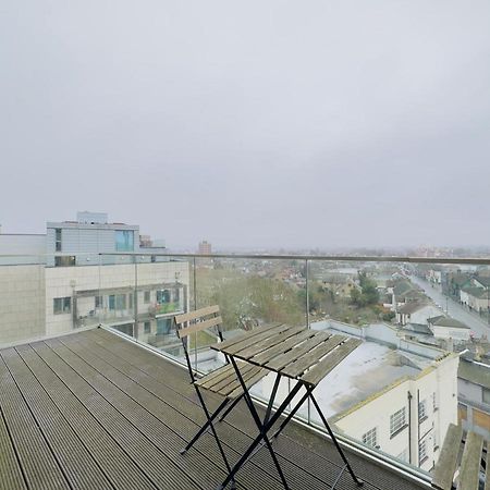 Apartamento Luxurious Comfy Penthouse - Steps To East Croydon Train Station - Views Exterior foto